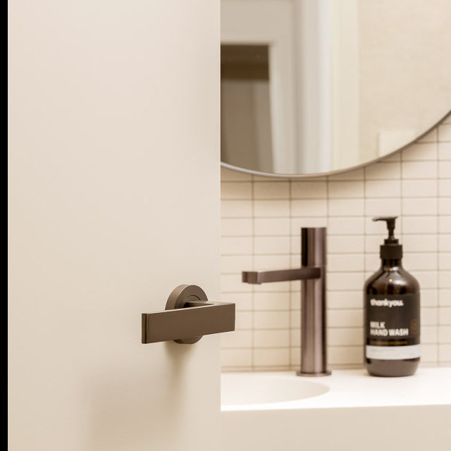 Zanda Boston Passage Set Graphite Nickel